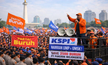 Aksi Buruh di Jakarta Desak Revisi Upah dan Perlindungan Kerja