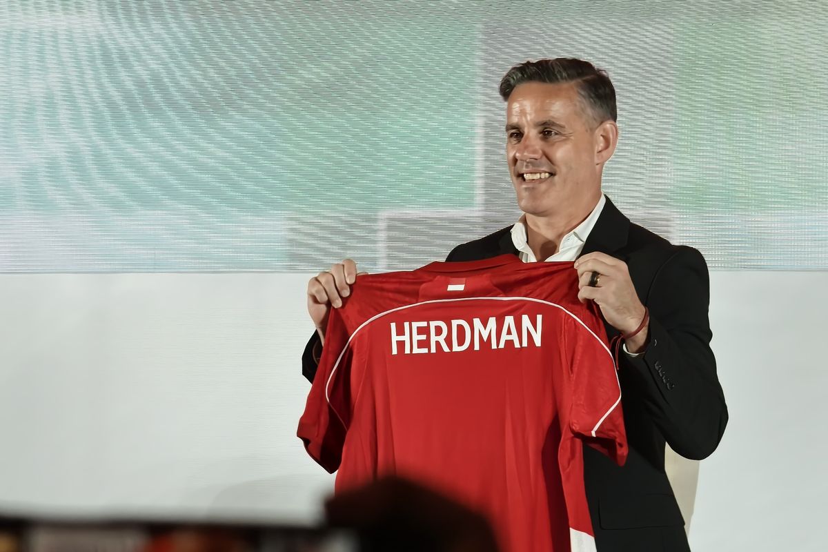 John Herdman pelatih Timnas Indonesia membahas strategi pengembangan tim