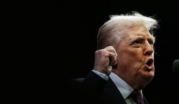 Trump Ancam Blokade Selat Hormuz Usai Negosiasi AS-Iran Gagal