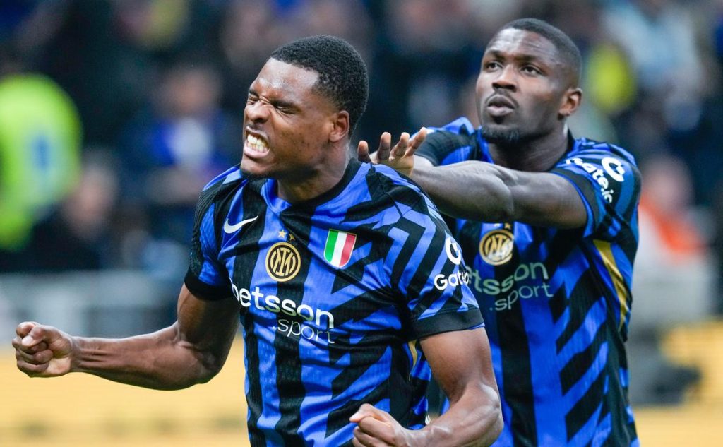Curtis Jones saat membela Liverpool, pemain yang menjadi target Inter Milan pada bursa transfer musim panas.