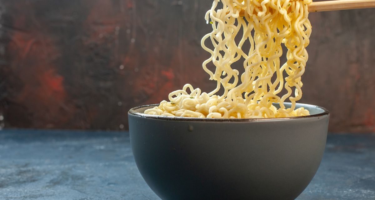 Dampak Konsumsi Mi Instan Kesehatan Pola Makan Seimbang