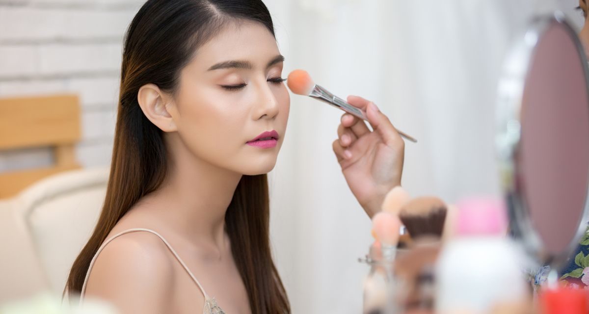 Thailand Make Up Look Jadi Tren Riasan Natural Glowing, Ini Rahasia Tampil Segar dan Berdimensi