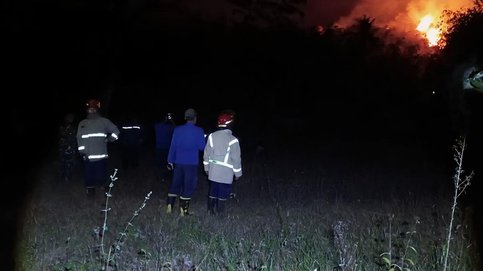 kebakaran gunung geulis sukabumi