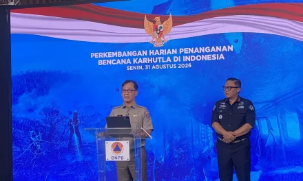 BNPB Perkuat Pemadaman Karhutla dengan Satgas Darat dan Modifikasi Cuaca