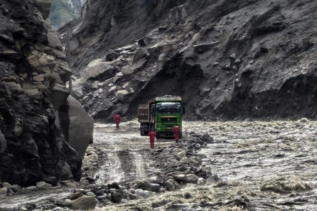 Dampak banjir bandang Nepal-Tibet yang menewaskan lebih dari seribu orang