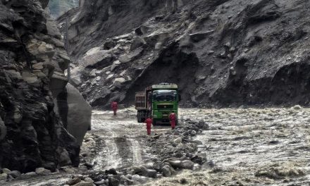 Banjir Bandang Nepal-Tibet Tewaskan 1.130 Orang, Ribuan Masih Hilang