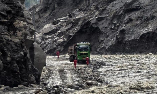 Banjir Bandang Nepal-Tibet Tewaskan 1.130 Orang, Ribuan Masih Hilang