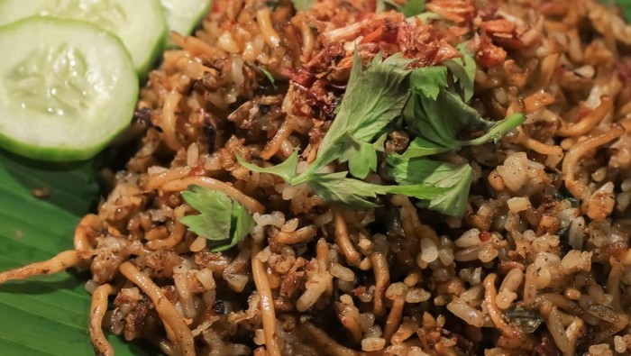 Resep Nasi Goreng Magelangan, Perpaduan Nasi dan Mie yang Gurih Mengenyangkan